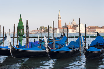 Fototapeta na wymiar Wenecja i gondole