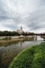 Fototapeta na wymiar Rzeka most katedry Girona