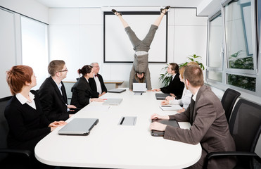Konferenzraum - Handstand