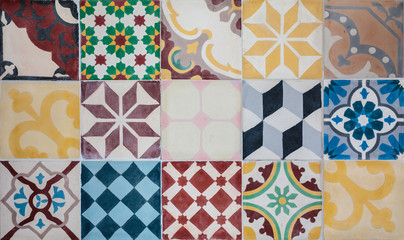 Colorful set of Portuguese ornamental tiles © Martin Bergsma