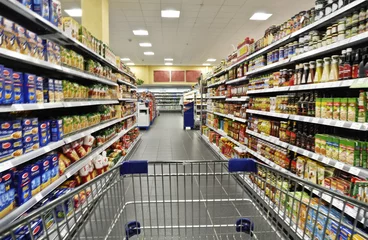 Foto op Plexiglas Einkaufen im Supermarkt © gopixa