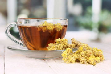 A cup of tea with immortelle