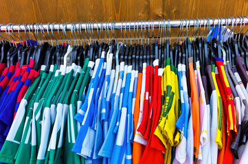 Bunte Shirts