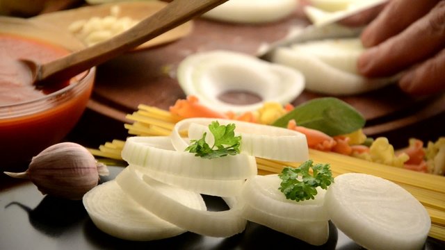 洋葱 Cebolla ನೀರುಳ್ಳಿ  Zwiebel 양파  بصل