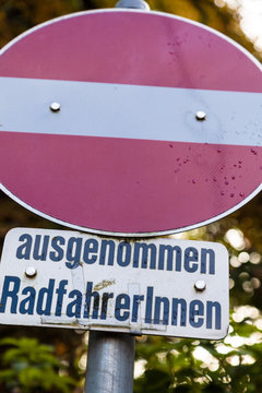 Einbahn ausgenommen Radfahrer