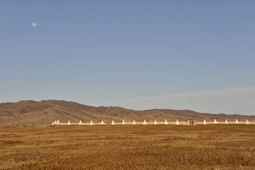 Fototapeta na wymiar Step z Wall buddyjskiego klasztoru. Mongolia