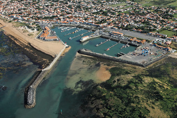 vue aérienne port de   Saint-Pierre-d'Oléron