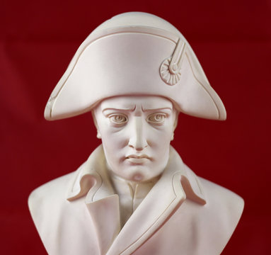 Sculpture portrait en albâtre de  Napoléon Bonaparte