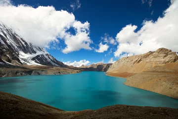Fotobehang hooggelegen prachtig blauw meer © nataiki