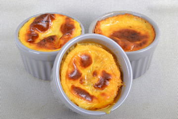 3 Flans au caramel bio fait maison