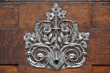 Détail de porte parisienne