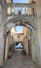 Fototapeta na wymiar Ulica w starego miasta Korcula, Wyspa Korcula, Chorwacja