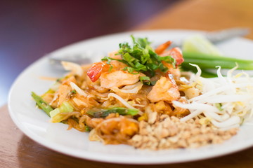Stir fry rice noodles and shrimp