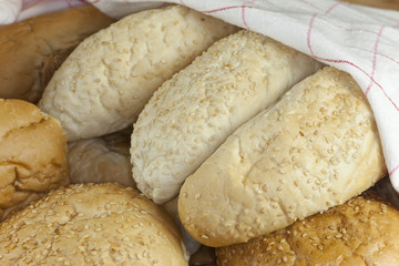 Naklejka premium Fresh baked bread with cloth