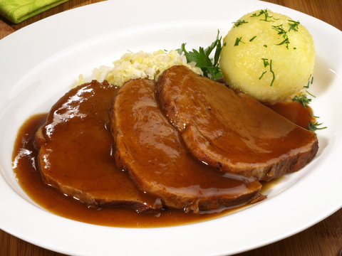 Schweinebraten mit Kn&ouml;del