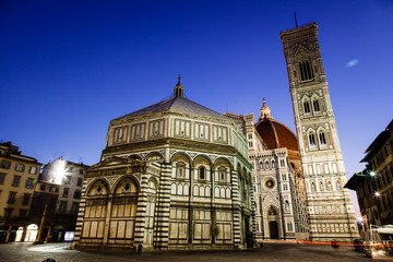 Fototapeta na wymiar Florence Cathedral (Katedra - Bazylika Santa Maria del Fiore)