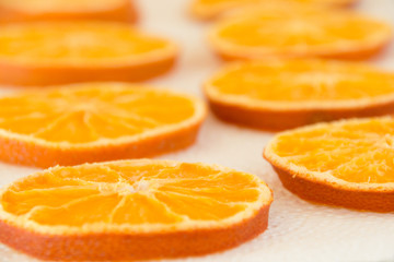 Fototapeta na wymiar Apfelsinenscheiben getrtocknet