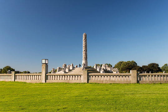 Vigeland park statues obelisk general view