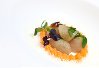 Sea scallops with crayfish bisk and salad