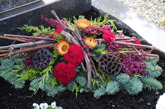 Friedhofsgesteck-Bilder: Stock-Fotos & -Videos