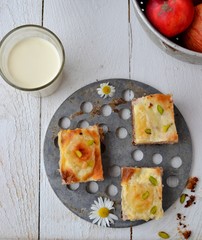 Pastry with apples and walnuts