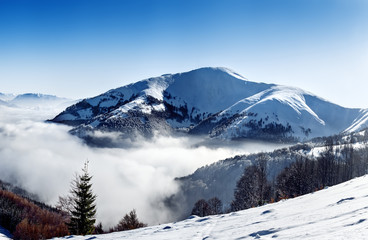 Obraz premium Mountain peak, winter landscape