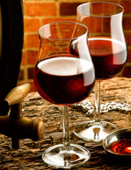 bicchieri di vino rosso