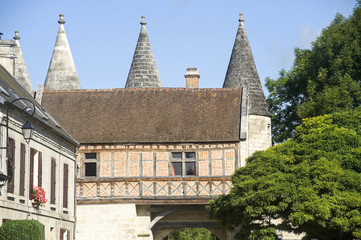 Fototapeta na wymiar Średniowieczna wioska Longpont (Picardie)