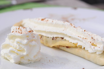 Palatschinken mit Eis
