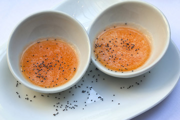 Melon, gaspacho, amuse-bouche, jus, coulis, sésame
