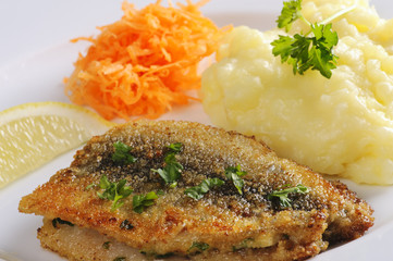 Fried herring with mashed potatoes