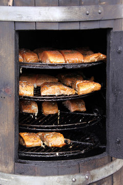 flammlachs im r&auml;ucherofen