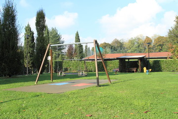Parco giochi in autunno
