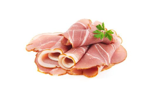 jambon cru fum&eacute;e en tranche sur fond blanc