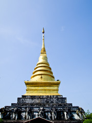 Fototapeta premium Golden stupa in Traditional Thai style which is in Wat Changkum4