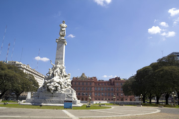 Columbus' monument.