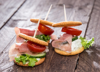 Crackers with Ham
