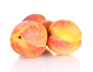 Fototapeta na wymiar ripe peaches isolated on white background