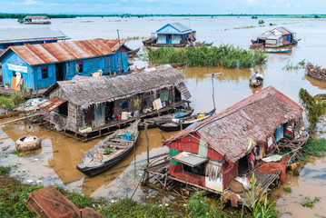 Fototapeta na wymiar Pływające wioski w Kambodży