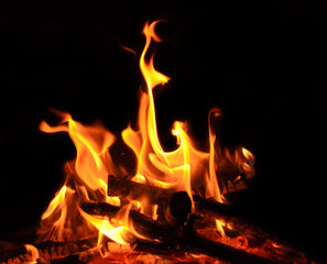 Lagerfeuer, offenes Feuer, Flammen, Glut