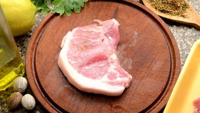 Pork with bone Carne de cerdo con hueso