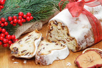 Marzipanstollen