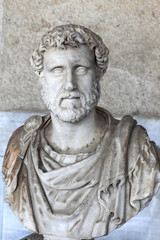 Fototapeta na wymiar Popiersie cesarza rzymskiego Antoninusa Piusa