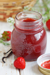Fototapeta na wymiar Strawberry and vanilla jam