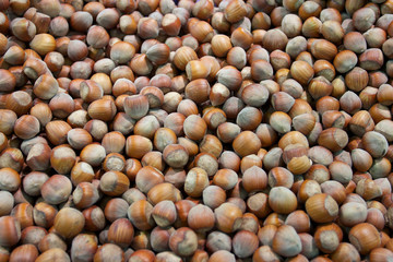 étalage de noisettes au supermarché