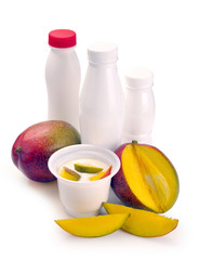 yoghurt with mango and pieces