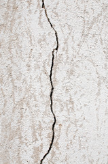 Crack in a paret