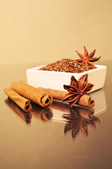 Star anise, cinnamon and flax