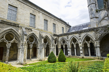 Fototapeta na wymiar Klasztor opactwa w Soissons