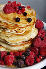 Pancakes mit Beeren